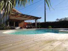 amébagement terrasse en bois en contour de piscine sur la commune de Audenge 